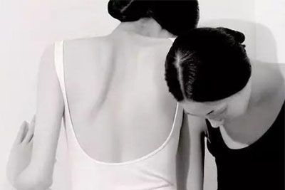 ���������׺ڰ�ɫ�����������ȴ����Ī��