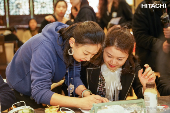 日立携手中国传统非遗手工艺打造专“蜀”时光 共探“家的学问”533.png