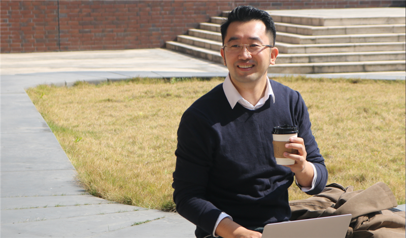 北师大未来<a href=http://m.biwataku.com/ target=_blank class=infotextkey>18luck新利全站
</a>学院院长高鹏教授01.png